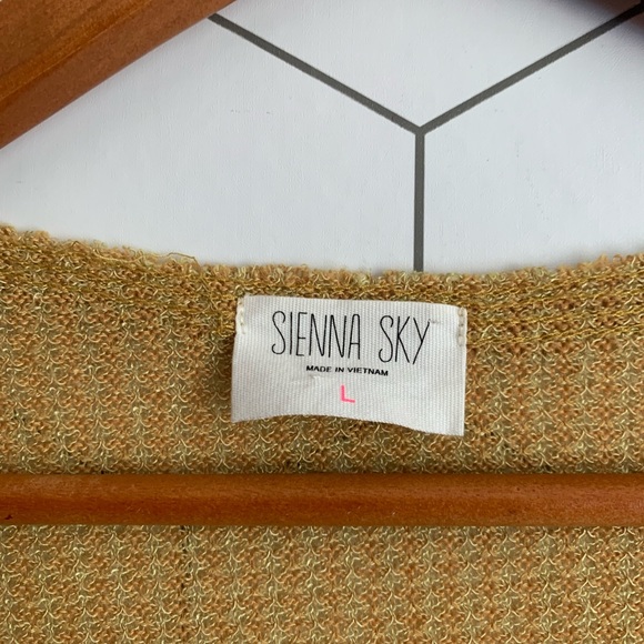 Sienna Sky tie front woven top in mustard yellow - Picture 6 of 7